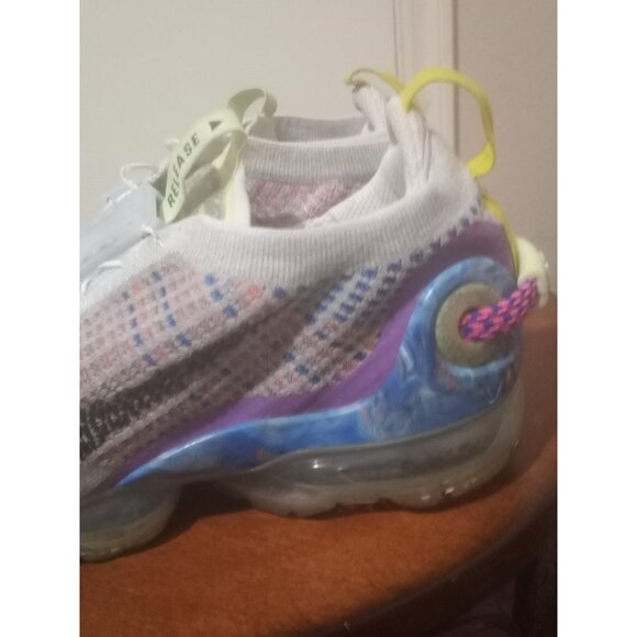 Nike Air Vapormax 2020 Flyknit Multi Color Pure Platinum Shoes Sz 7Y / Women 8.5 - Picture 9 of 15